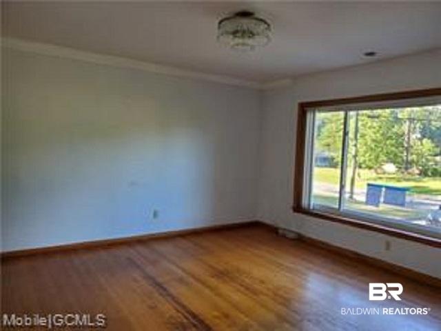 407 Alpine Street Chickasaw, AL 36611 - Photo 4 of 7