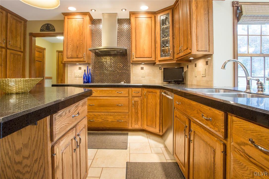 1263 Seifert Road Nazareth, PA 18064 - Photo 13 of 43 Gallery Image 13
