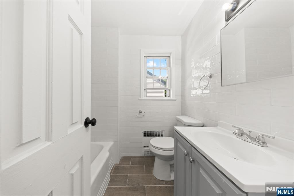 493 Beverly Road, Unit 1 Teaneck, NJ 07666 - Photo 11 of 14