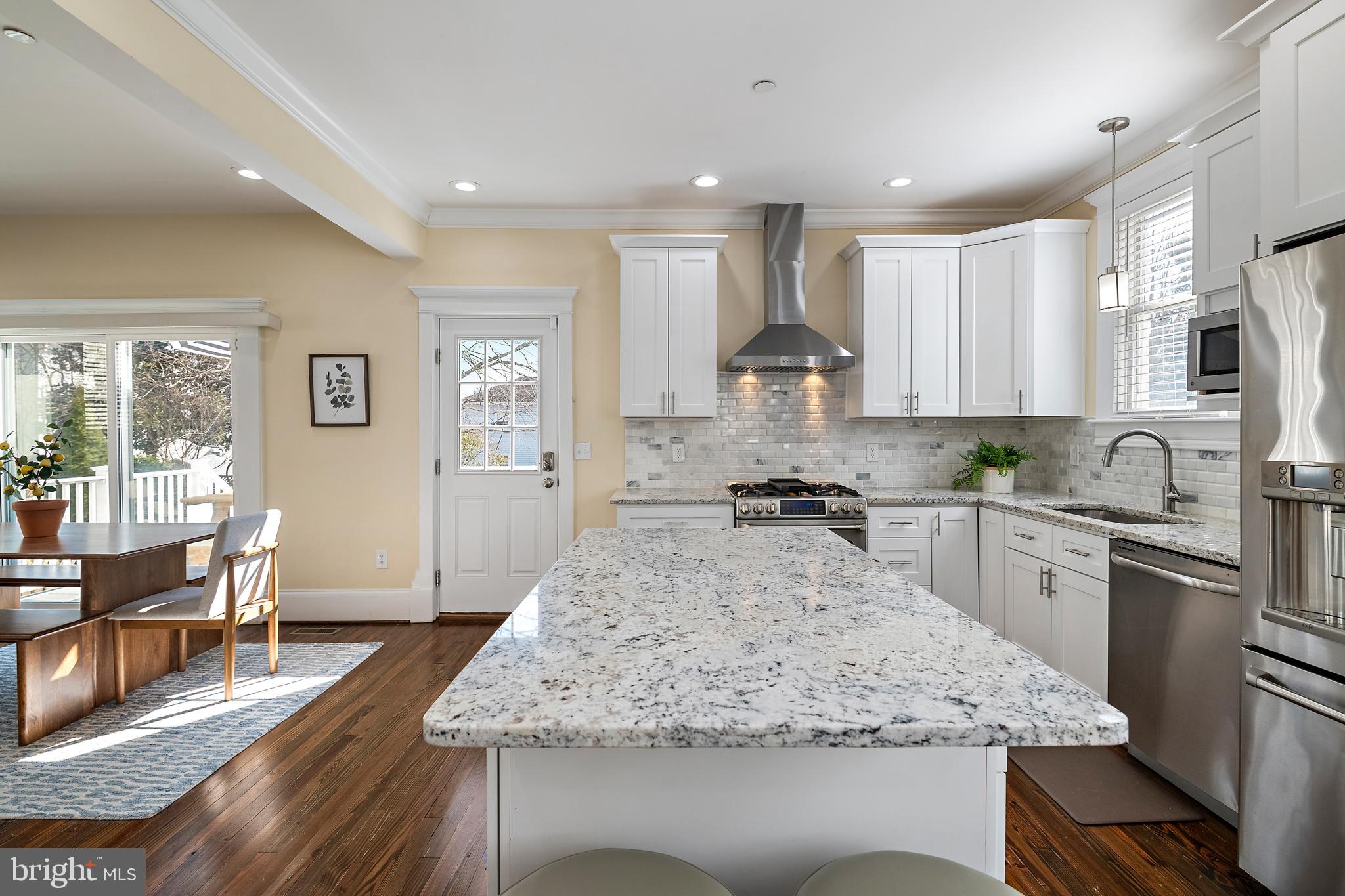 13 German Street Annapolis, MD 21401 - Photo 9 of 44 Large center island