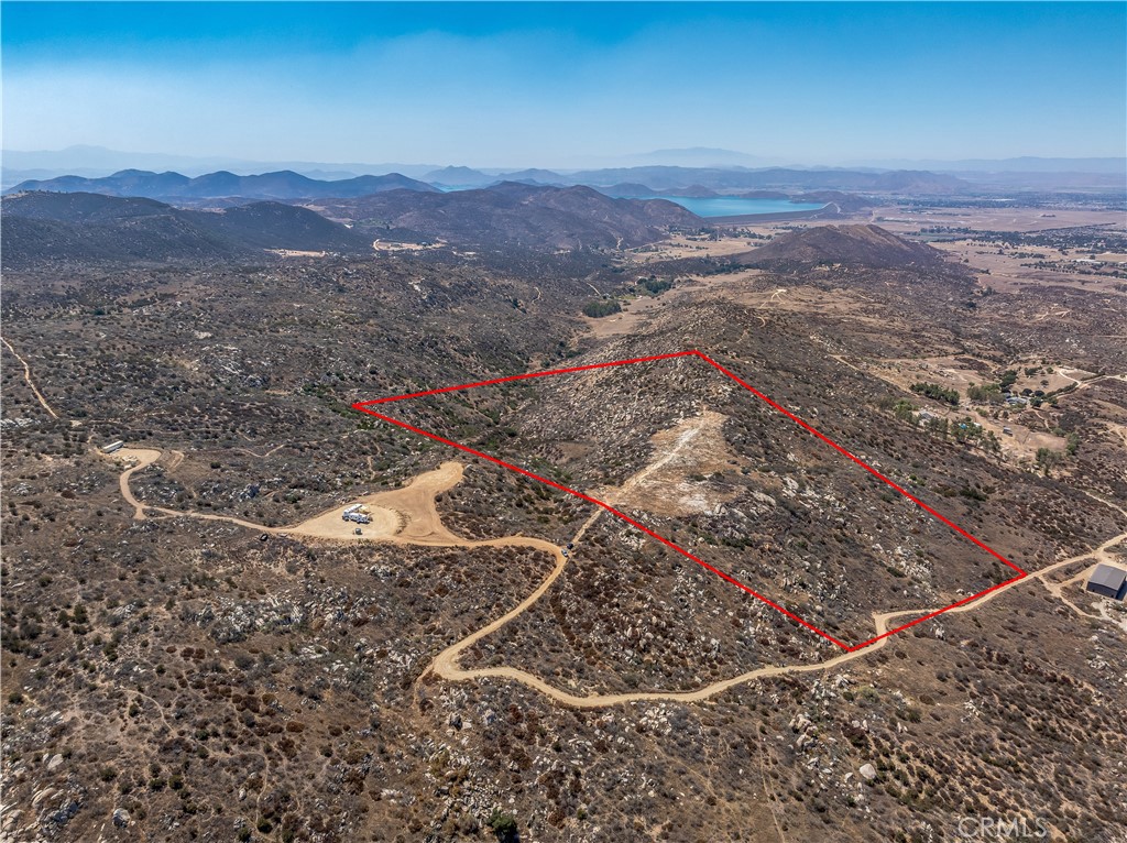 33445 Chameleon Road Hemet, CA 92544 - Photo 9 of 15