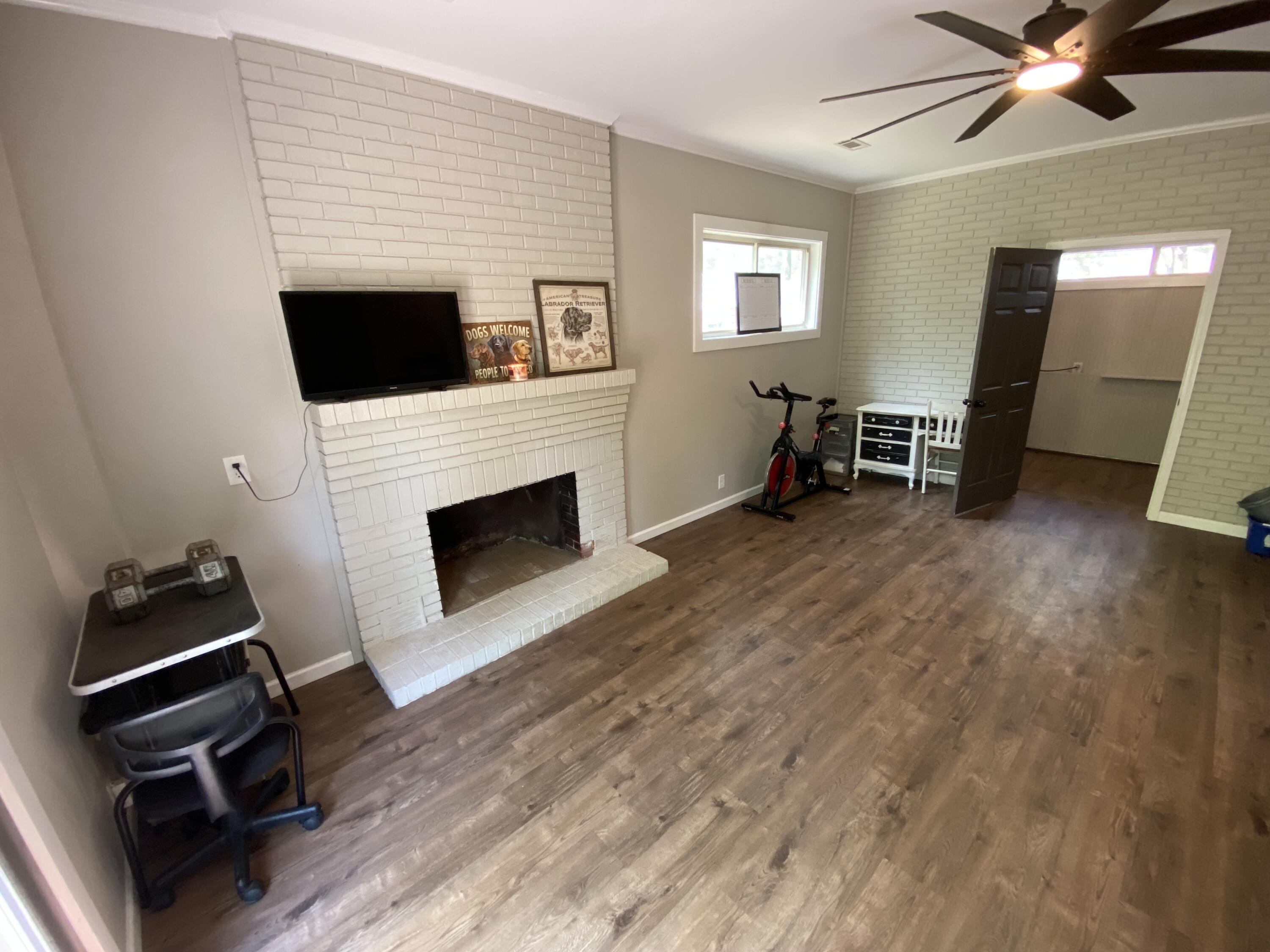 147 Oak Hill Road Lyerly, GA 30730 - Photo 14 of 51 Interior