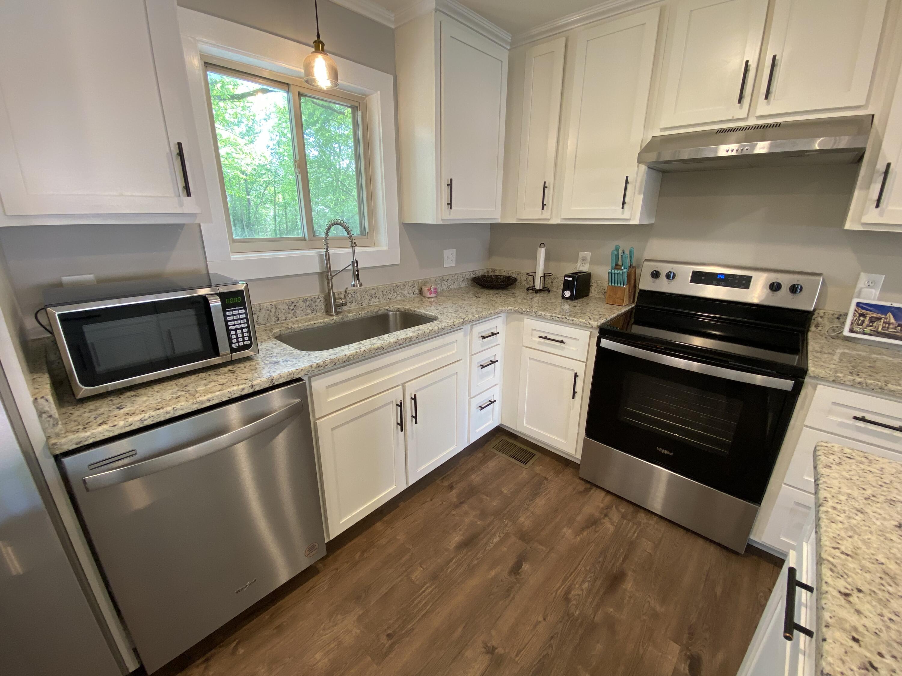 147 Oak Hill Road Lyerly, GA 30730 - Photo 8 of 51 Interior