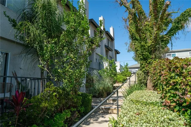 $4,525,000 | 2230 Canyon Drive, Costa Mesa, CA 92627