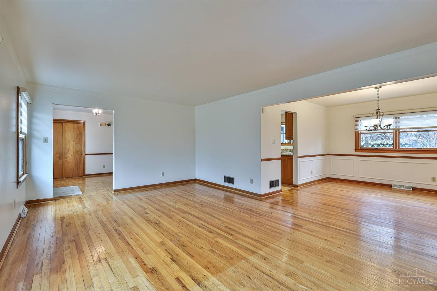 10211 Leacrest Road Cincinnati, OH 45215 - Photo 8 of 35 Gallery Image 8