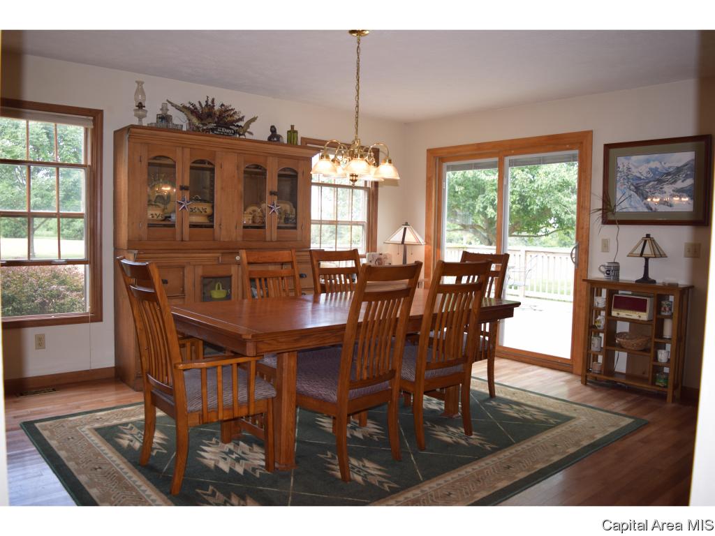 9 Trussell Road Jacksonville, IL 62650 - Photo 12 of 28