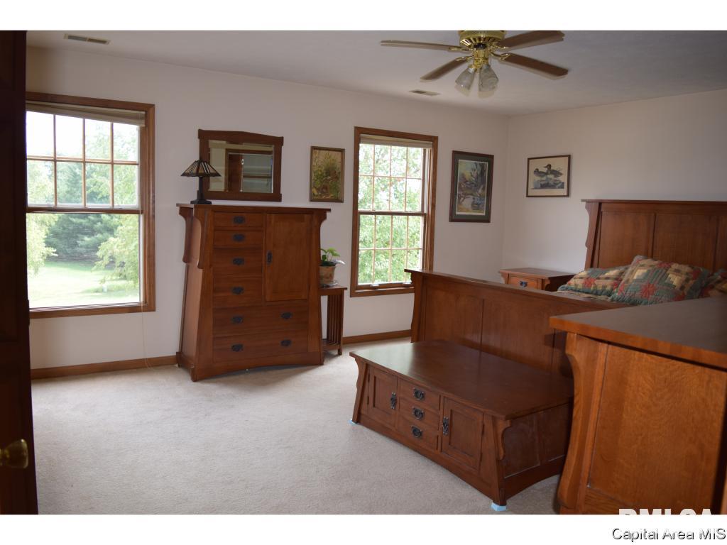 9 Trussell Road Jacksonville, IL 62650 - Photo 17 of 28