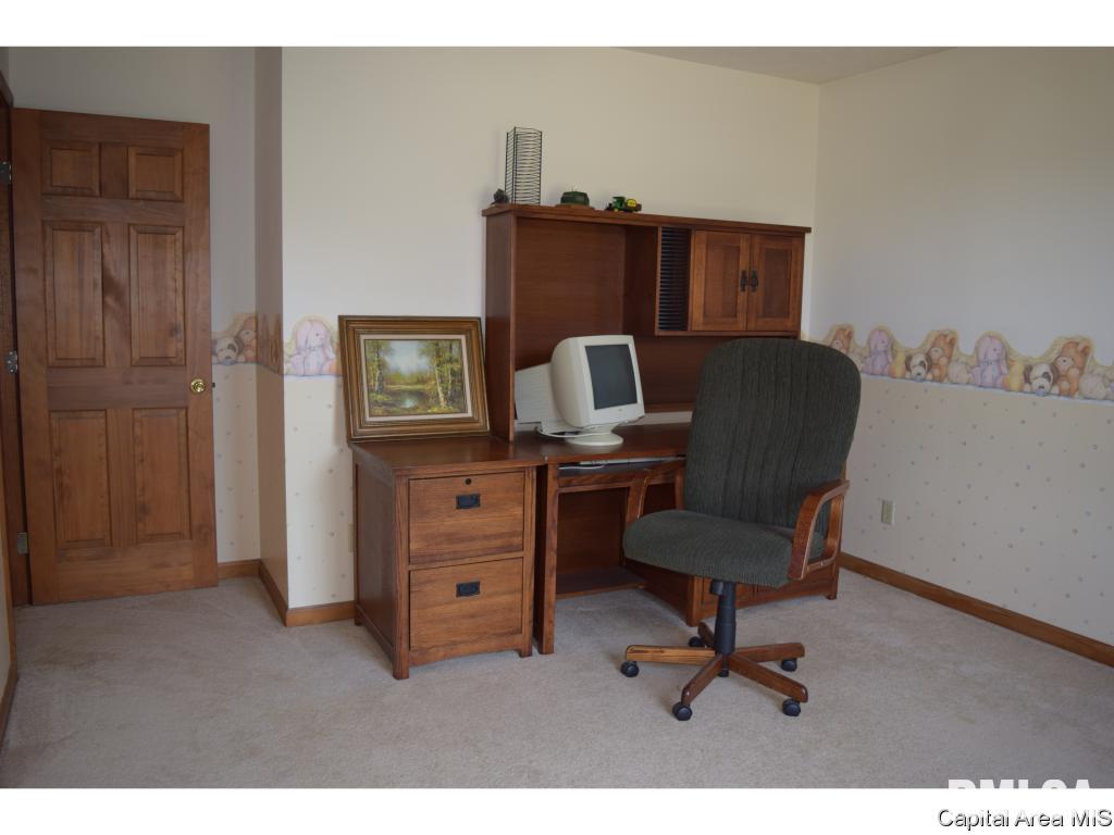 9 Trussell Road Jacksonville, IL 62650 - Photo 23 of 28