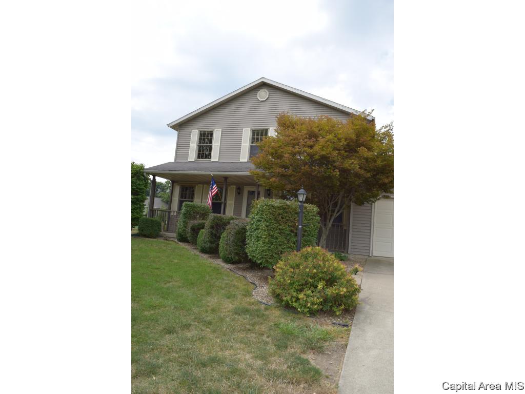 9 Trussell Road Jacksonville, IL 62650 - Photo 3 of 28