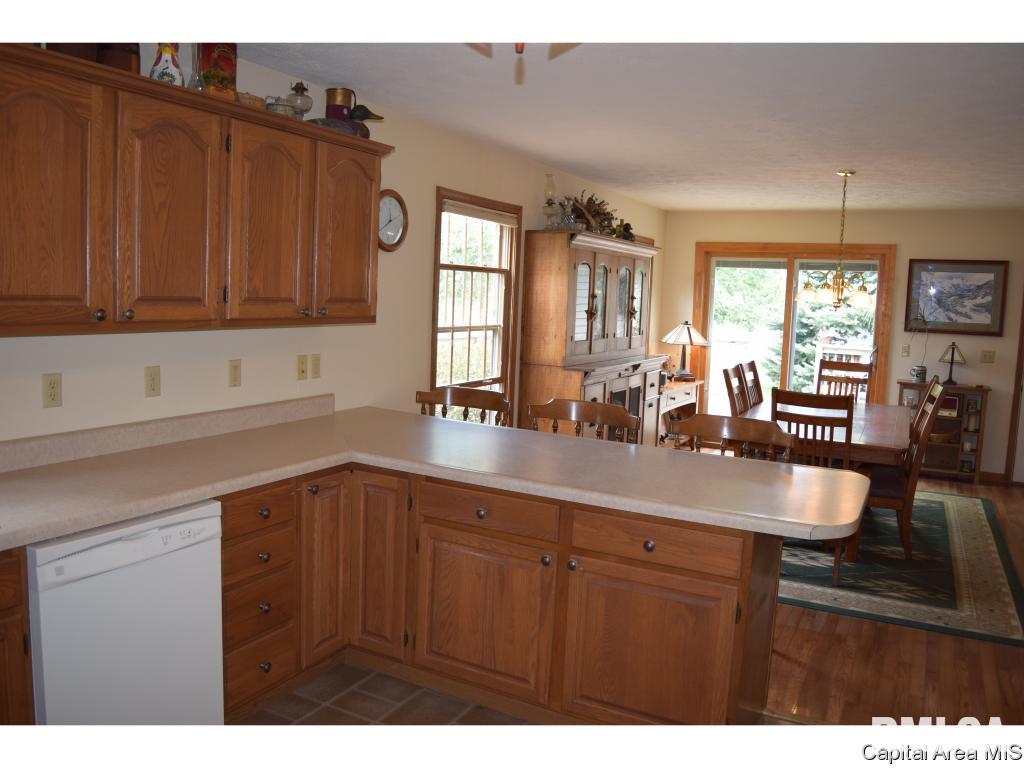 9 Trussell Road Jacksonville, IL 62650 - Photo 10 of 28