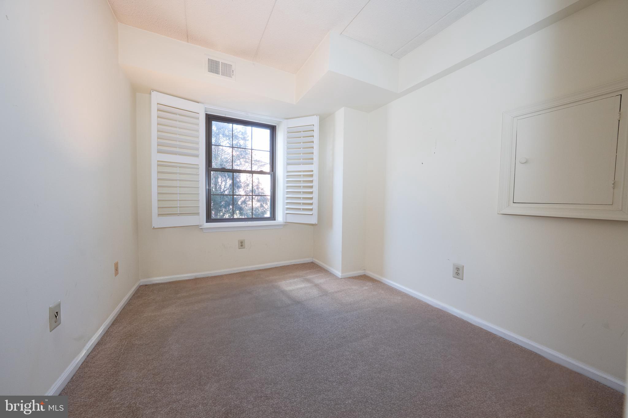 620 Washington Place, Unit 20 Chesterbrook, PA 19087 - Photo 16 of 20 2nd Bedroom