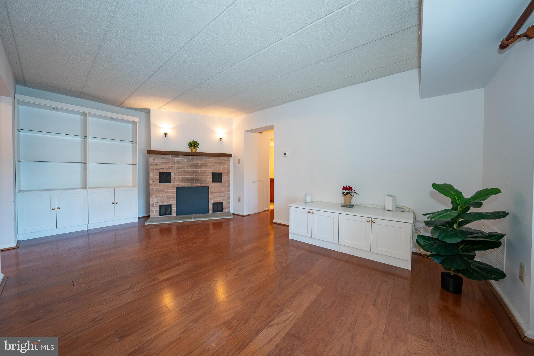 620 Washington Place, Unit 20 Chesterbrook, PA 19087 - Photo 9 of 20 Built in console for tv viewing.