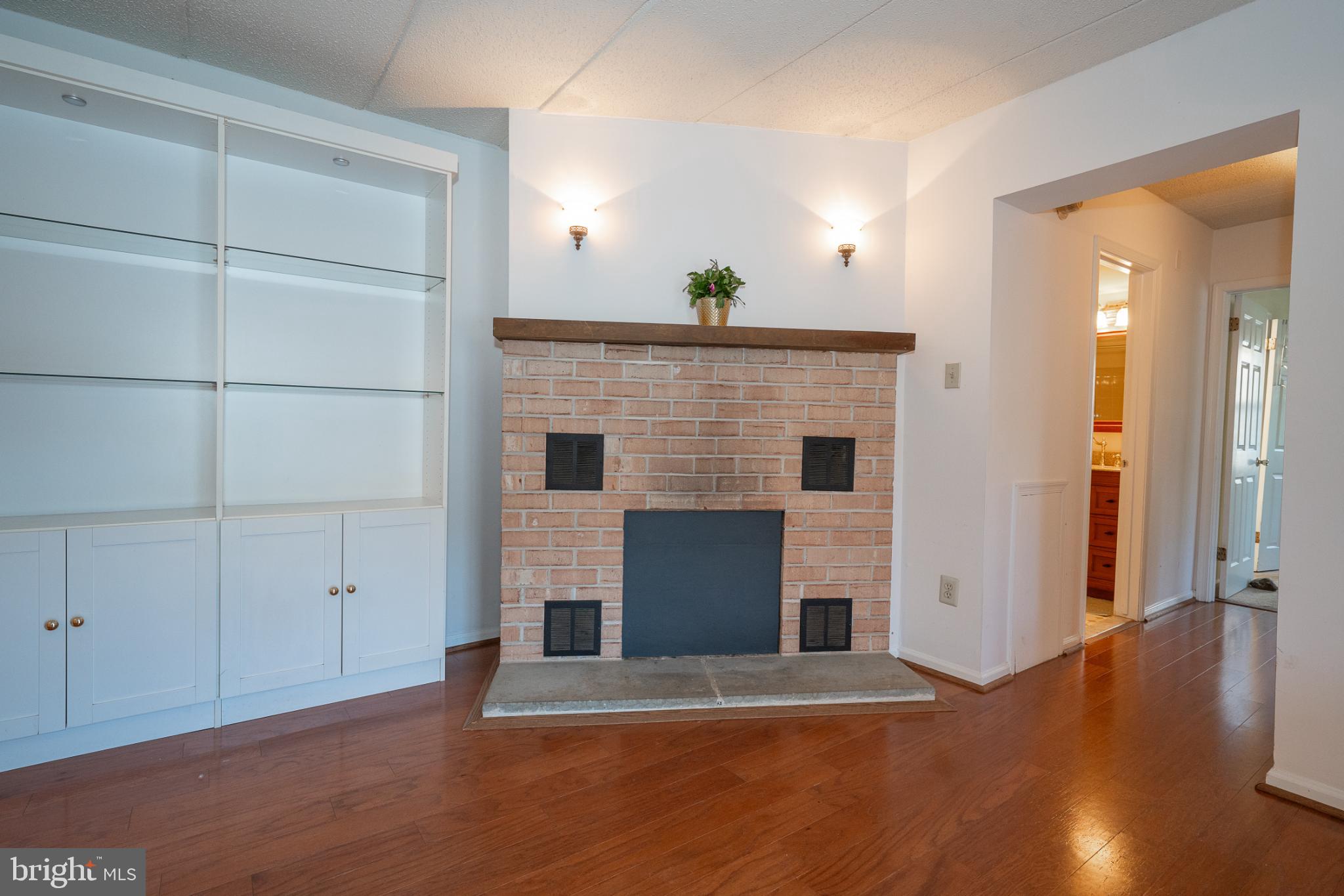 620 Washington Place, Unit 20 Chesterbrook, PA 19087 - Photo 10 of 20 Cozy living space with charming built ins.