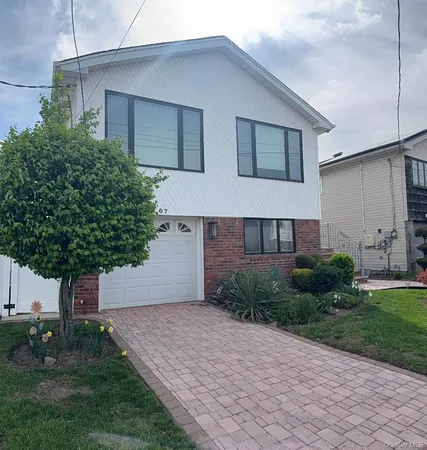 $1,425,000 | 162-07 85th Street | Rockwood Park