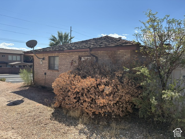 2164 West 2000 North St. George, UT 84770 - Photo 25 of 26 Side yard