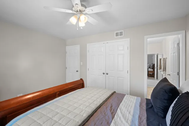 $399,900 | 429 Valley View, Lake Barrington, IL 60010