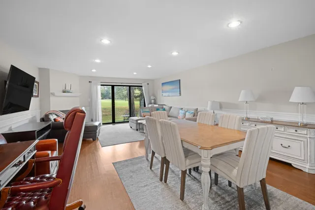 $399,900 | 429 Valley View, Lake Barrington, IL 60010