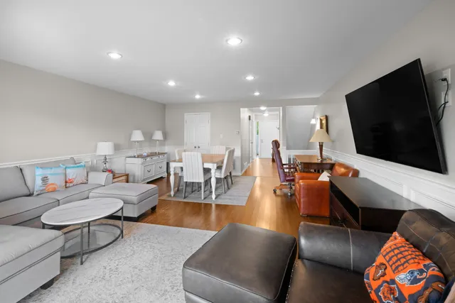 $399,900 | 429 Valley View, Lake Barrington, IL 60010