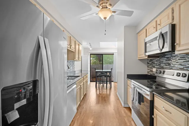 $399,900 | 429 Valley View, Lake Barrington, IL 60010