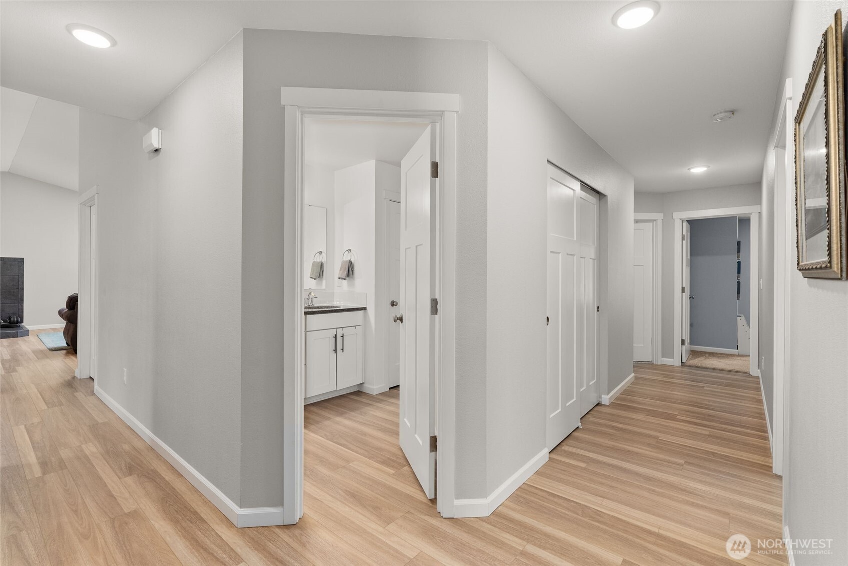 317 Cousins Road Chehalis, WA 98532 - Photo 22 of 40 a view of a hallway with wooden floor