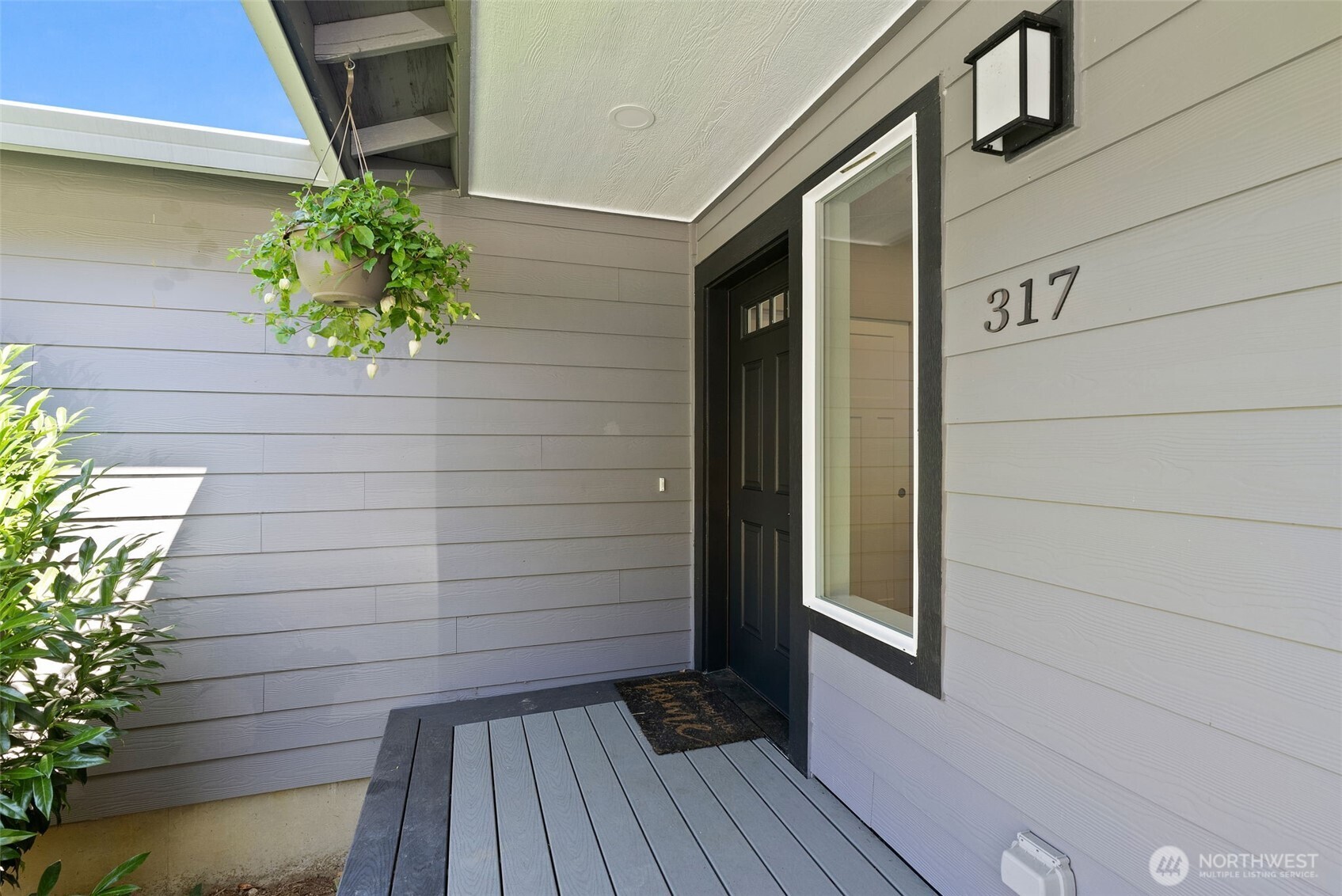317 Cousins Road Chehalis, WA 98532 - Photo 6 of 40 a view of front door