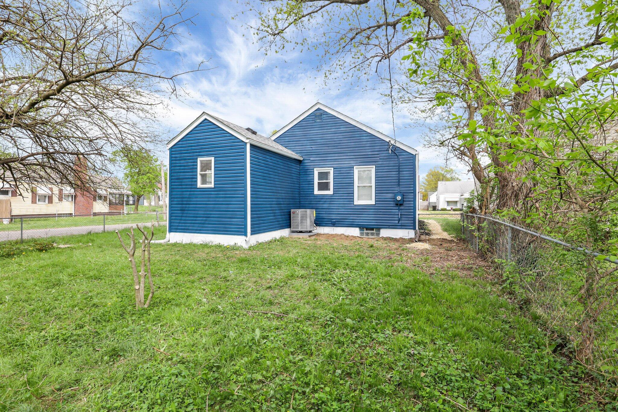 2253 Gerbert Road Columbus, OH 43211 - Photo 13 of 42 12-web-or-mls-0N4A2600