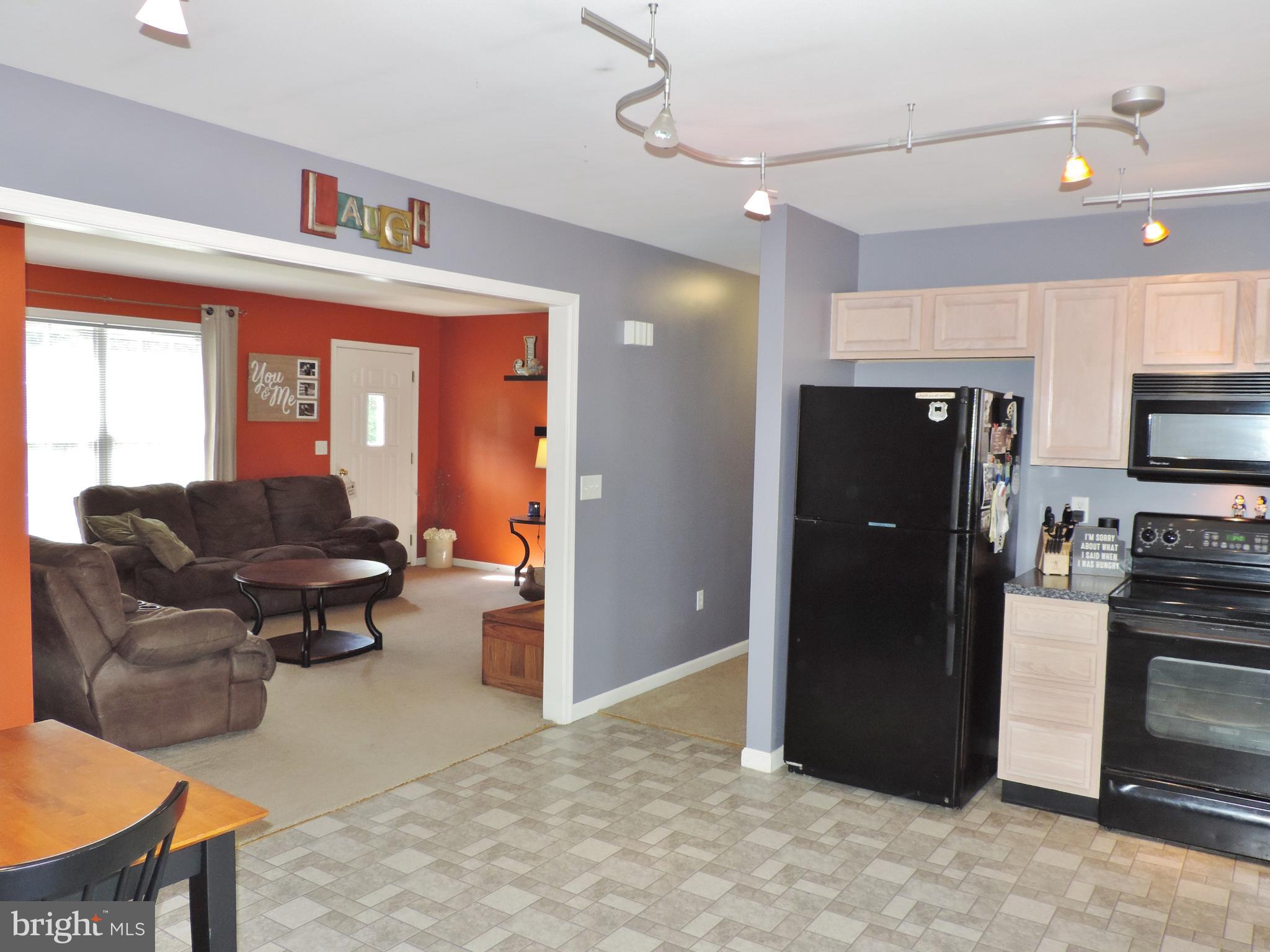 9409 Stage Road Delmar, MD 21875 - Photo 11 of 36 Kitchen/Living
