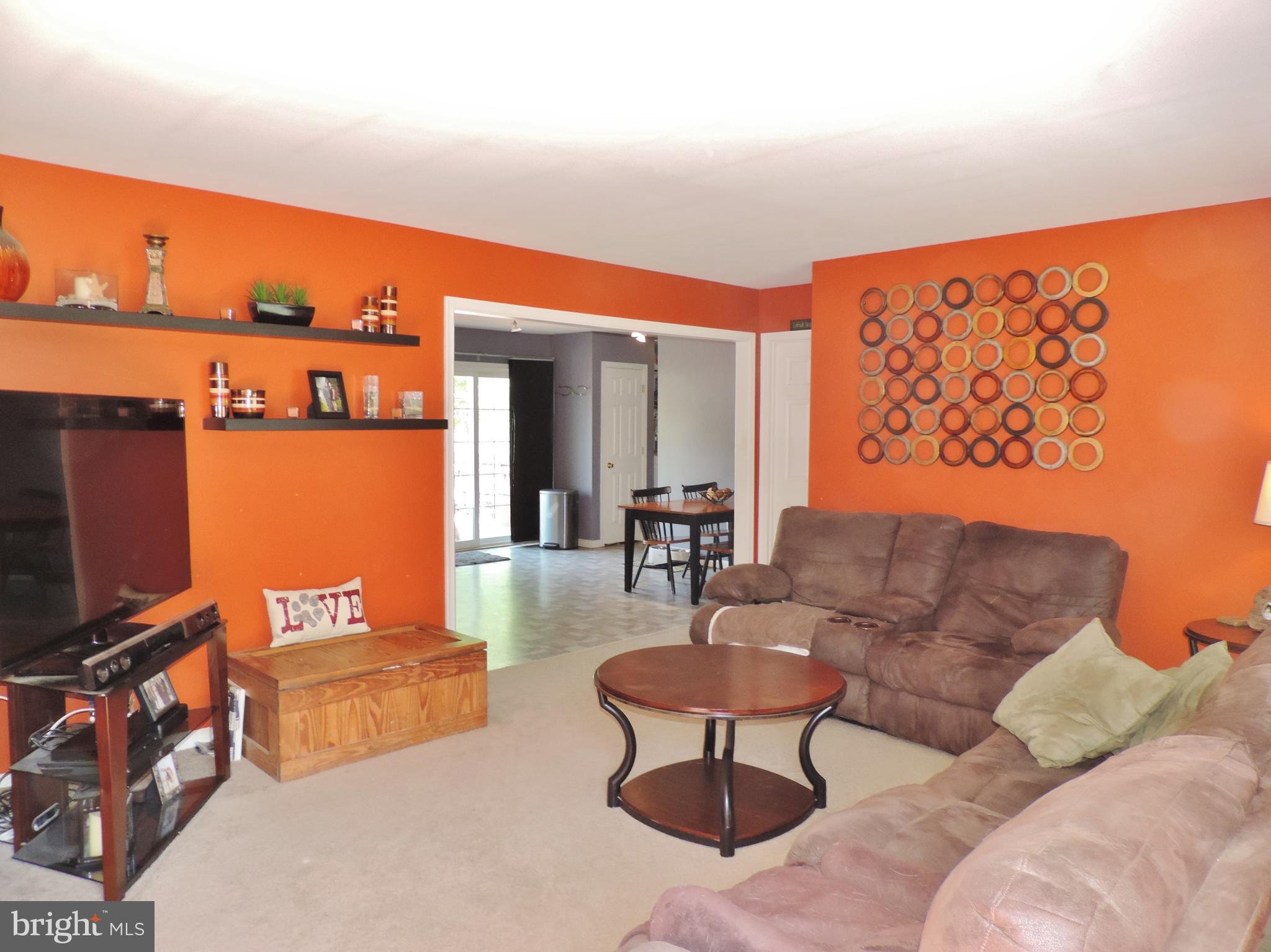 9409 Stage Road Delmar, MD 21875 - Photo 6 of 36 Living Room