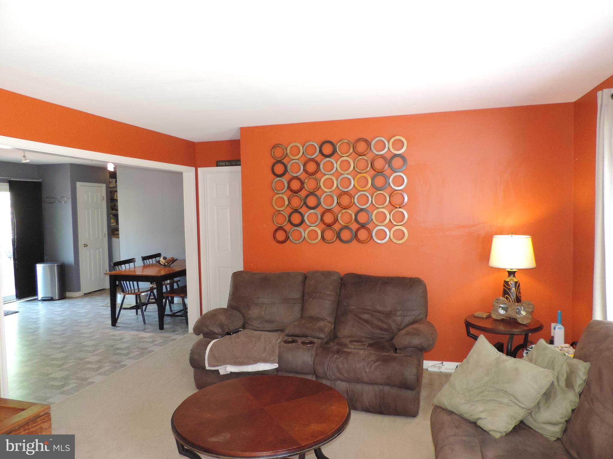 9409 Stage Road Delmar, MD 21875 - Photo 7 of 36 Living Room