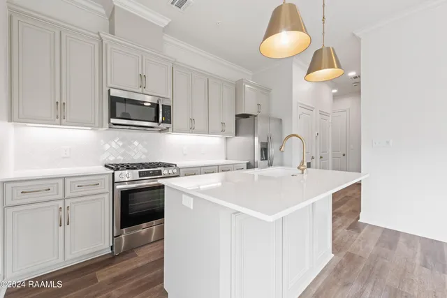 $1,399 | 200 Prescott Boulevard, Unit 302, Youngsville, LA 70592