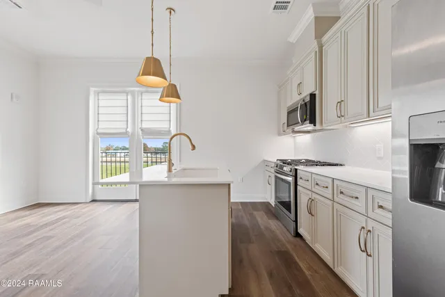 $1,399 | 200 Prescott Boulevard, Unit 302, Youngsville, LA 70592