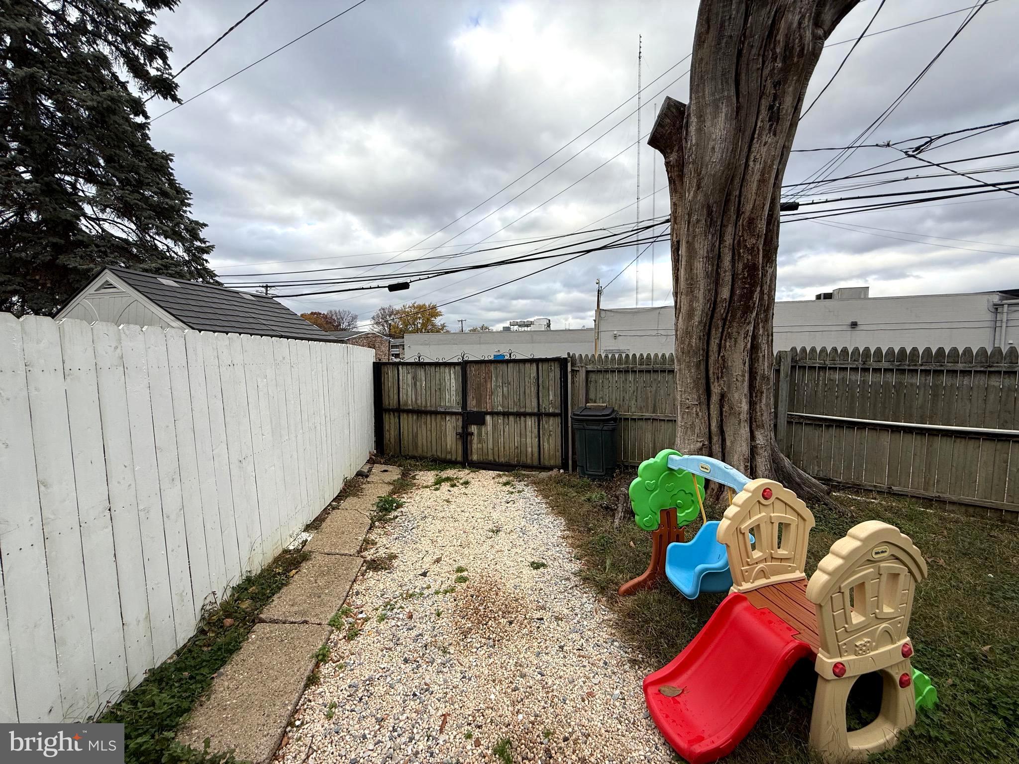 1623 Olympia Road Camden, NJ 08104 - Photo 18 of 23 a view of backyard with tub and entertaining space