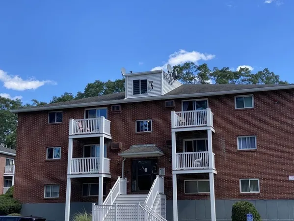 $1,795 | 616 Boston Post Road East, Unit 9, Marlborough, MA 01752