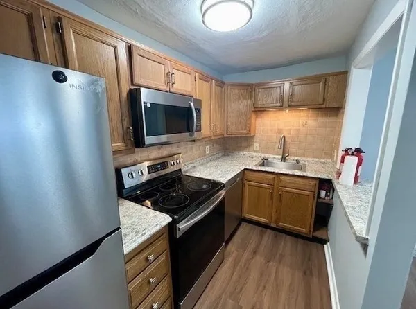 $1,795 | 616 Boston Post Road East, Unit 9, Marlborough, MA 01752