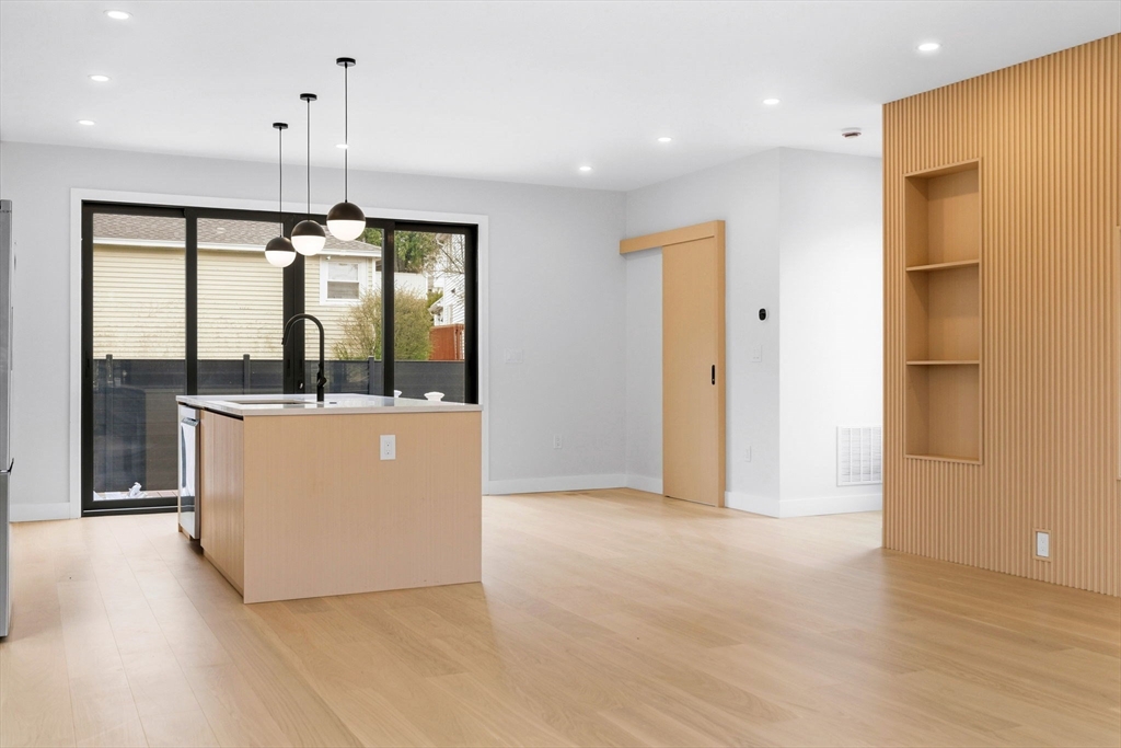 236 Lake Street Waltham, MA 02451 - Photo 13 of 36