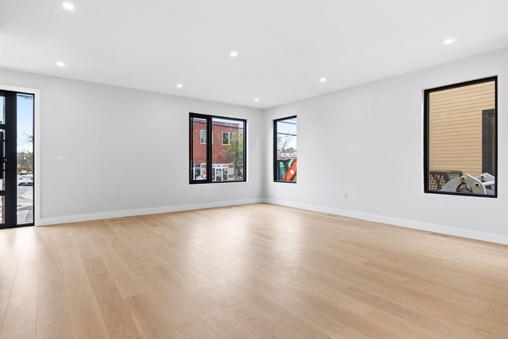 236 Lake Street Waltham, MA 02451 - Photo 18 of 36