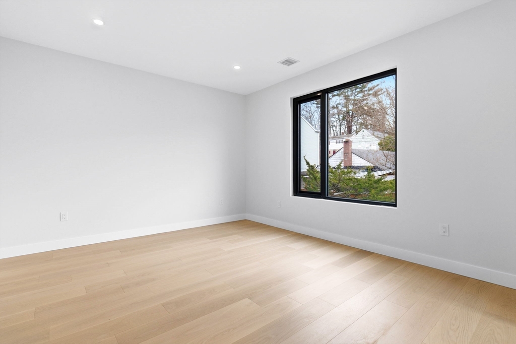 236 Lake Street Waltham, MA 02451 - Photo 19 of 36