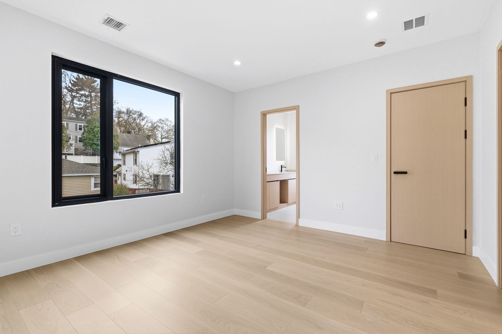 236 Lake Street Waltham, MA 02451 - Photo 20 of 36