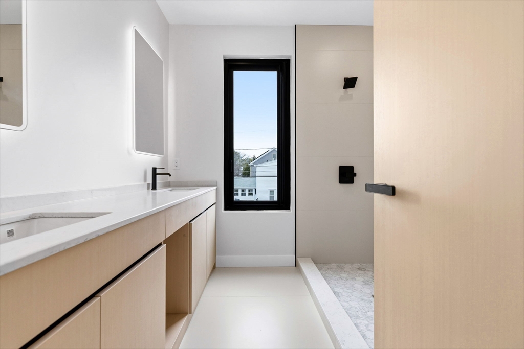 236 Lake Street Waltham, MA 02451 - Photo 22 of 36