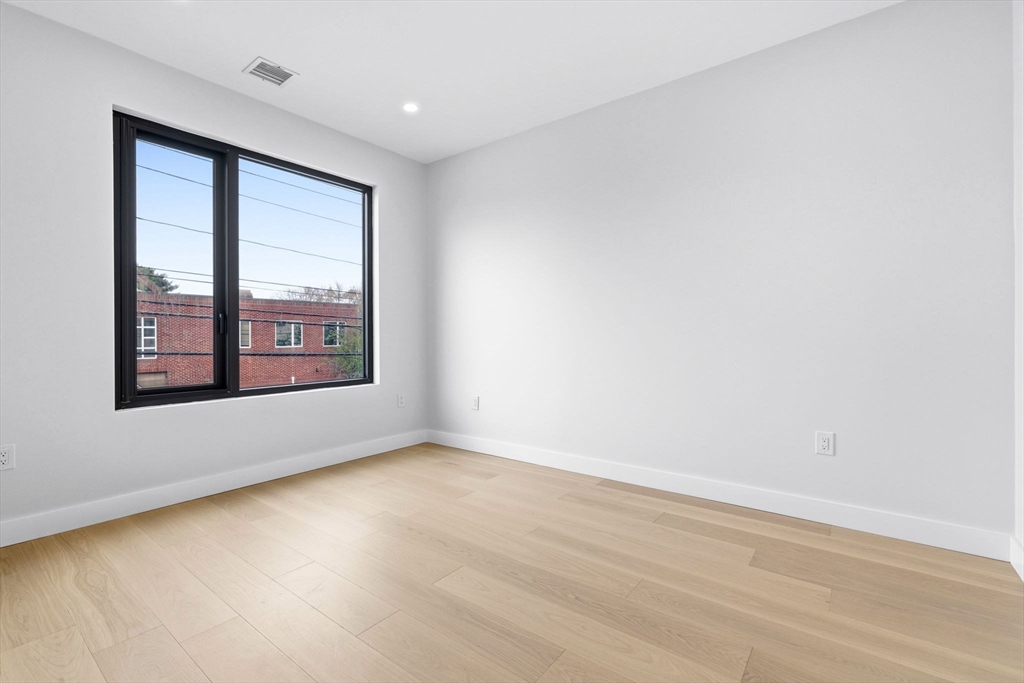 236 Lake Street Waltham, MA 02451 - Photo 24 of 36