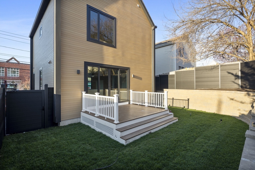 236 Lake Street Waltham, MA 02451 - Photo 4 of 36