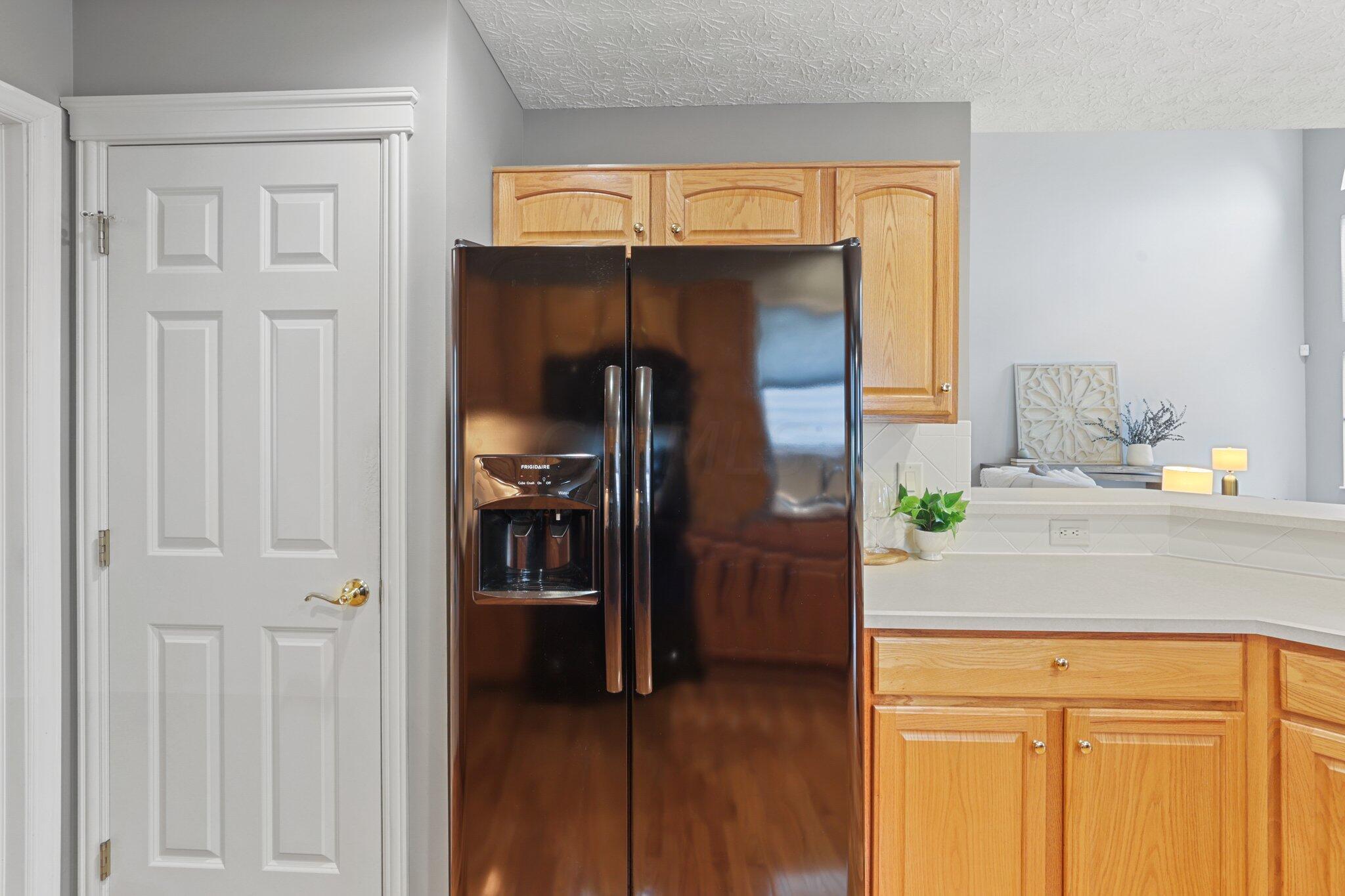 145 Rivers Edge Way Columbus, OH 43230 - Photo 15 of 69 Kitchen (pantry door)