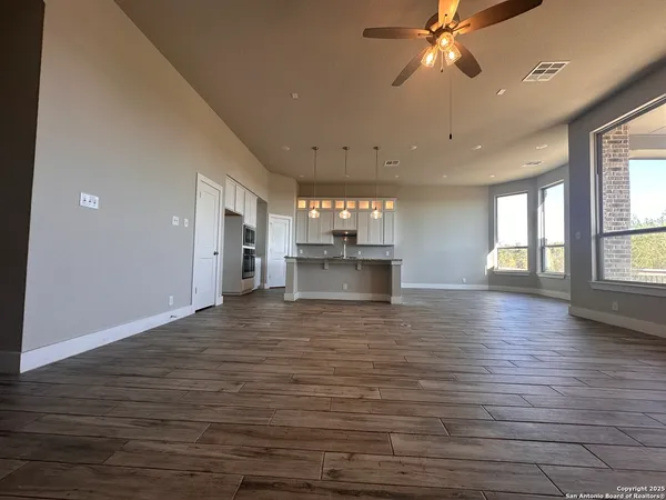 $439,900 | 1409 Bodiam Park, Bulverde, TX 78163