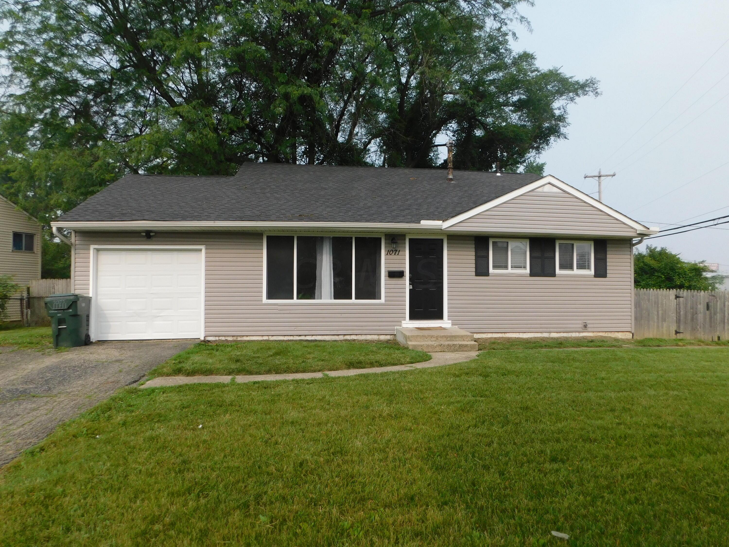 1071 Country Club Road Columbus, OH 43227 - Photo 1 of 31 DSCN0366