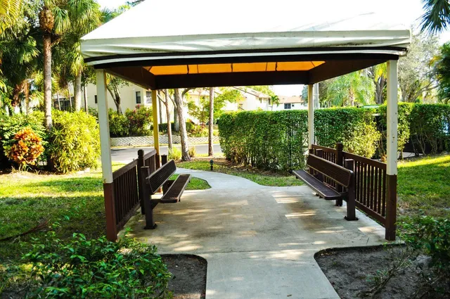 $2,100 | 3304 Perimeter Drive, Greenacres, FL 33467