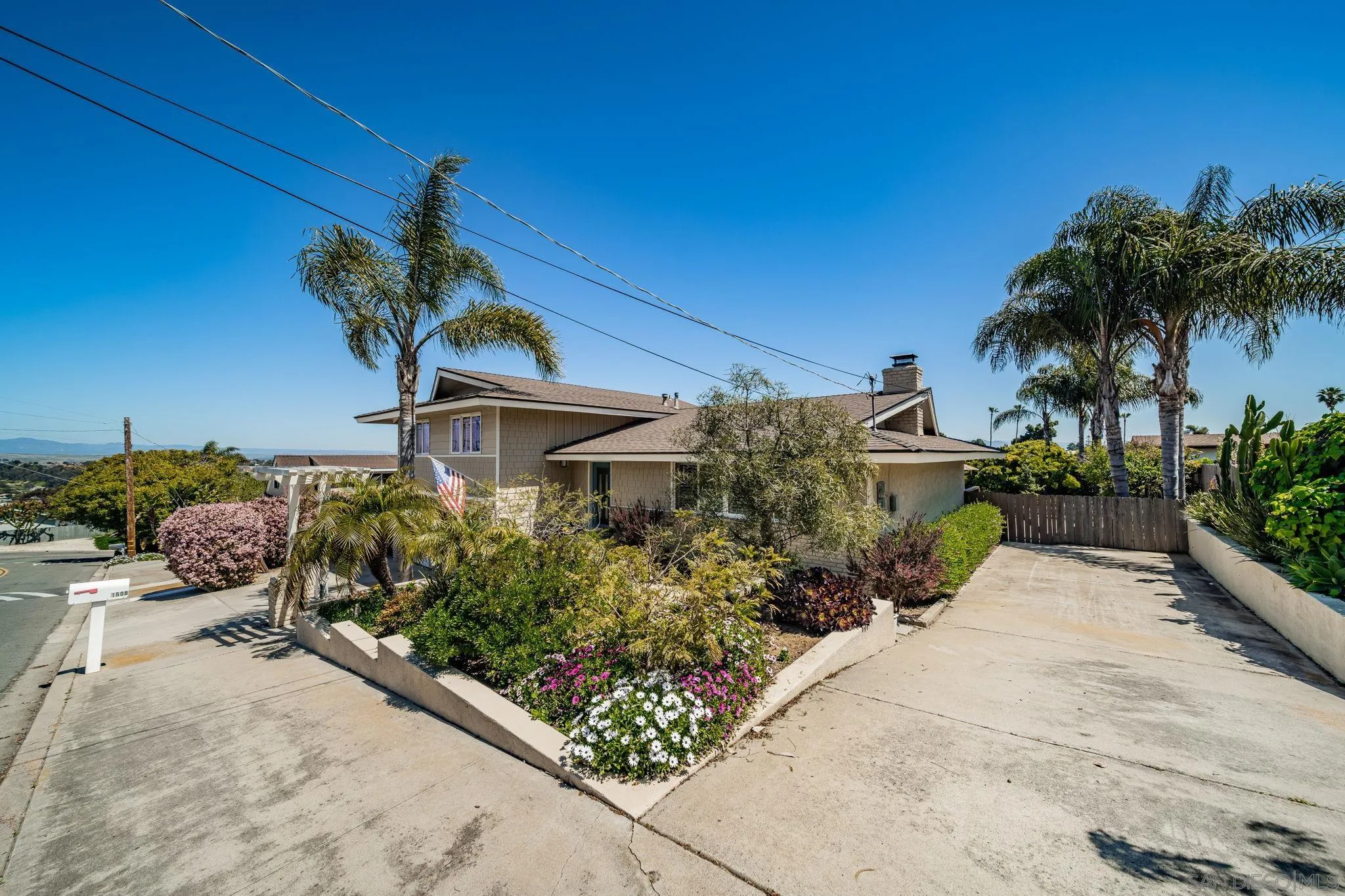 1508 Laurel Road Oceanside, CA 92054 - Photo 11 of 68 Gallery Image 11