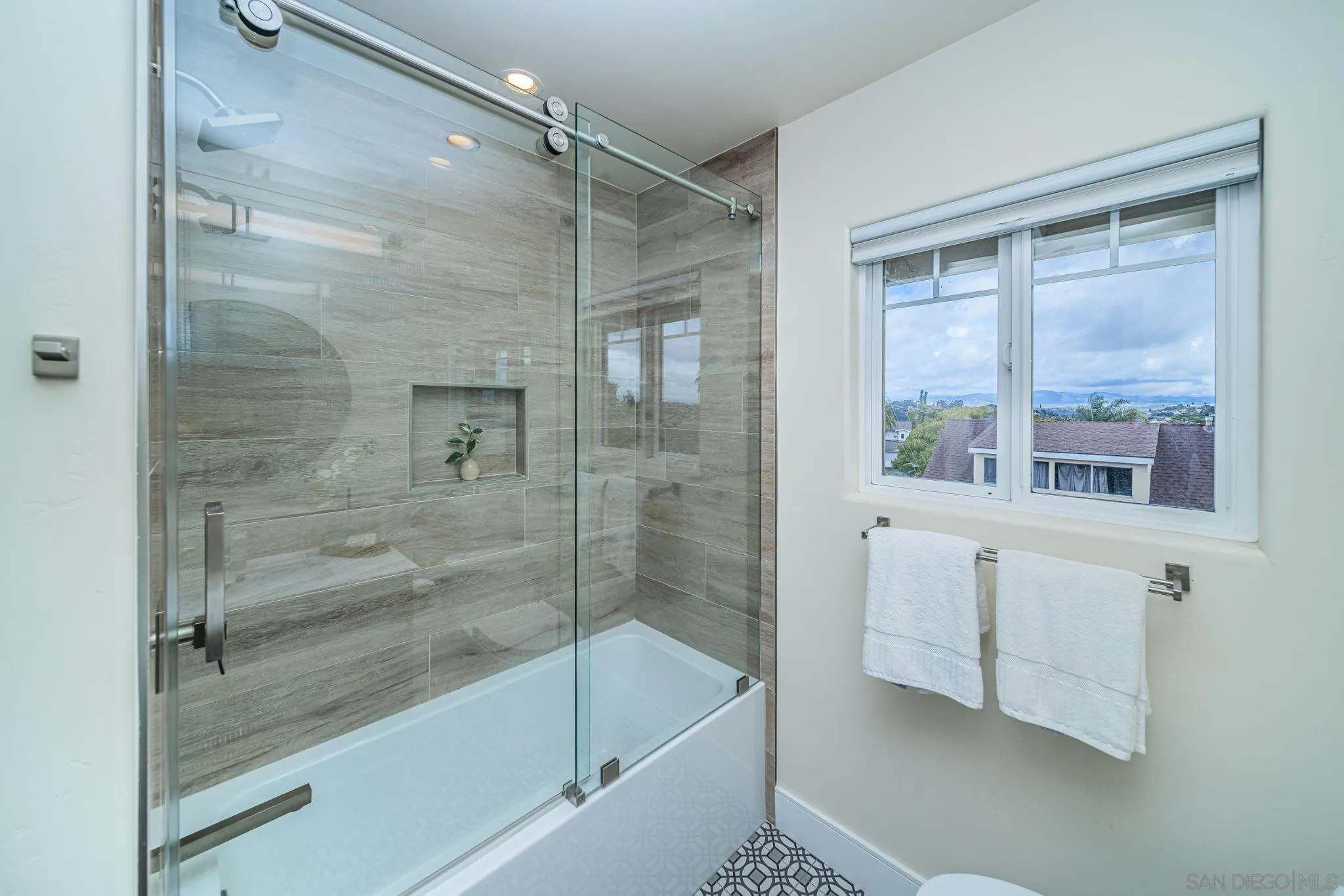 1508 Laurel Road Oceanside, CA 92054 - Photo 35 of 68 Gallery Image 35