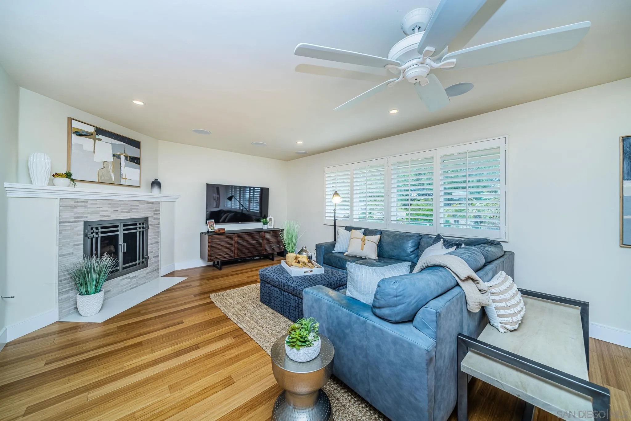 1508 Laurel Road Oceanside, CA 92054 - Photo 5 of 68 Gallery Image 5