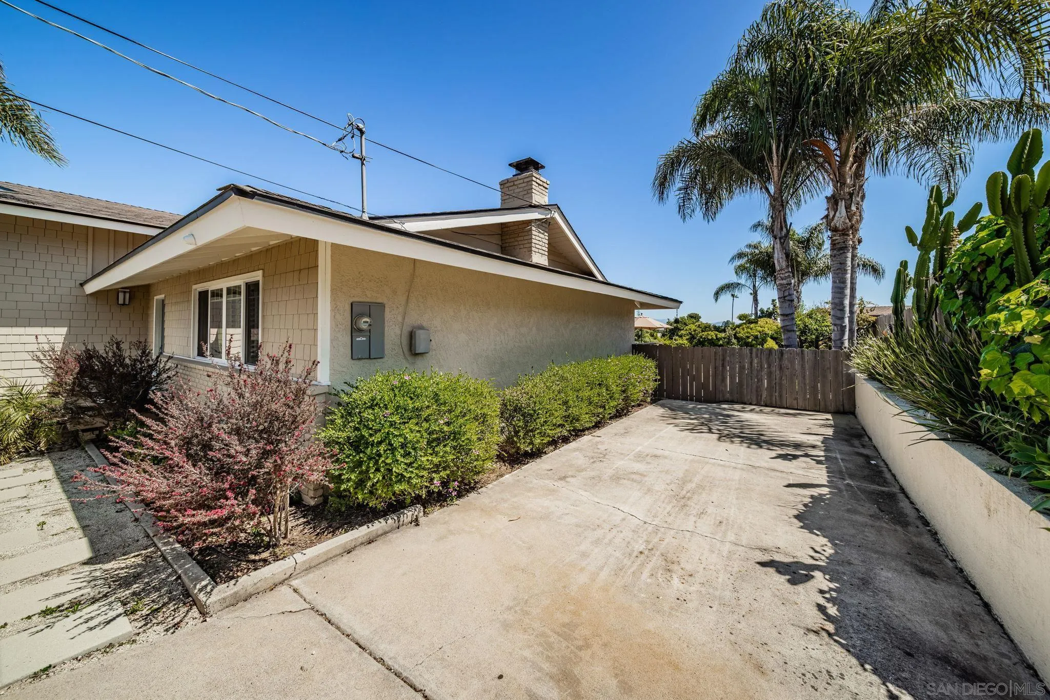 1508 Laurel Road Oceanside, CA 92054 - Photo 10 of 68 Gallery Image 10