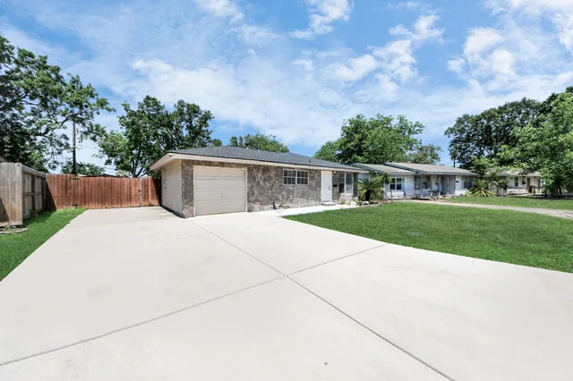 $199,999 | 2811 Wentworth Lane, Pasadena, TX 77506